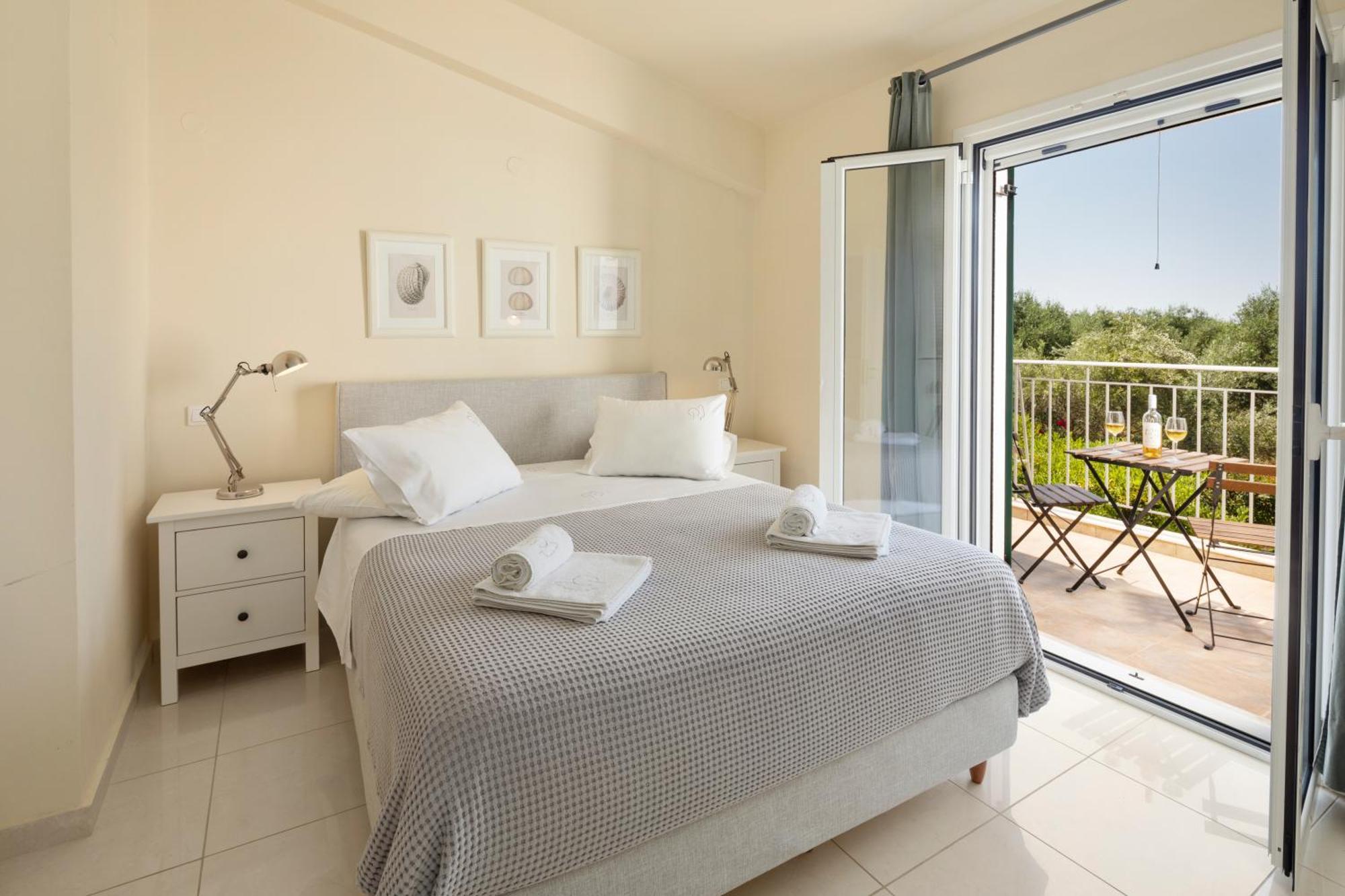 Skales Villa Almiros Beach